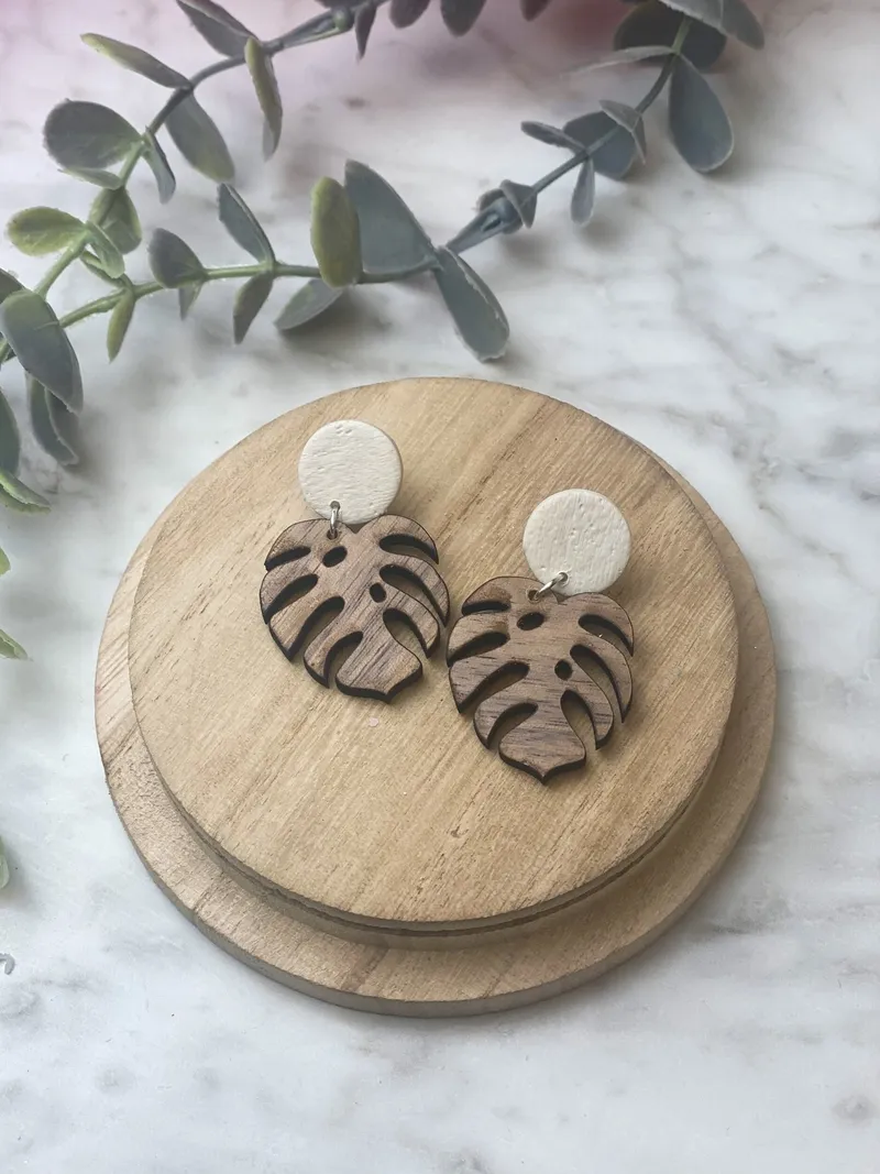 Wood & Clay Monstera