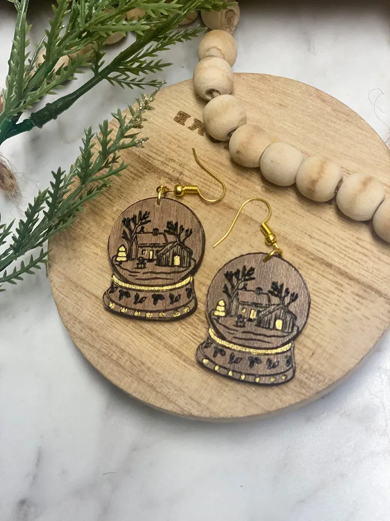 Gold Accent Snow-globe
