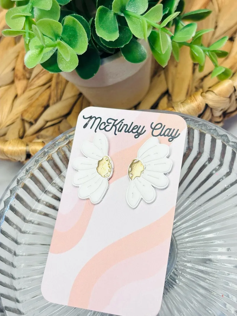 Daisy Statement Stud