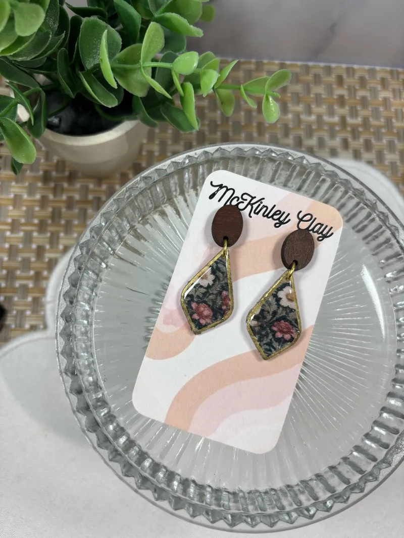 Vintage Floral & Wood