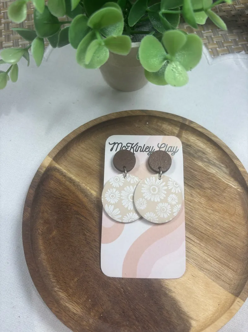 Tan Daisy print