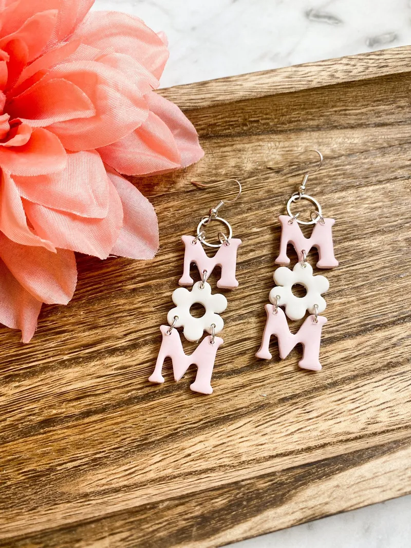 MOM Daisy Dangle