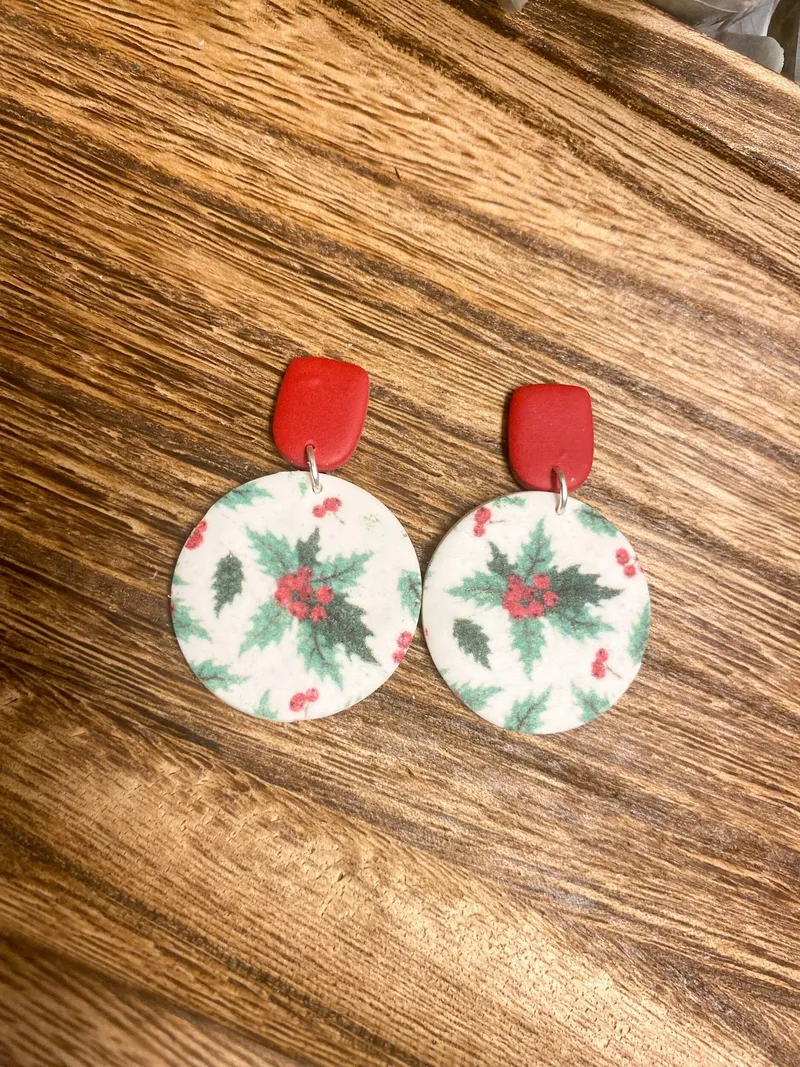 Holly & Red