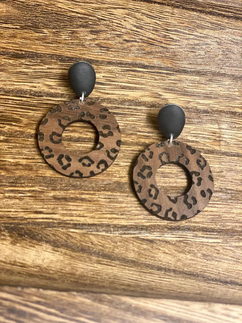 Leopard Wood & Clay