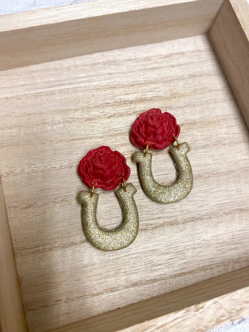 Derby Horseshoe & Rose