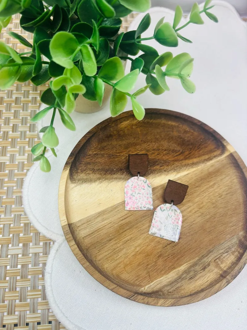 Spring Florals & Wood