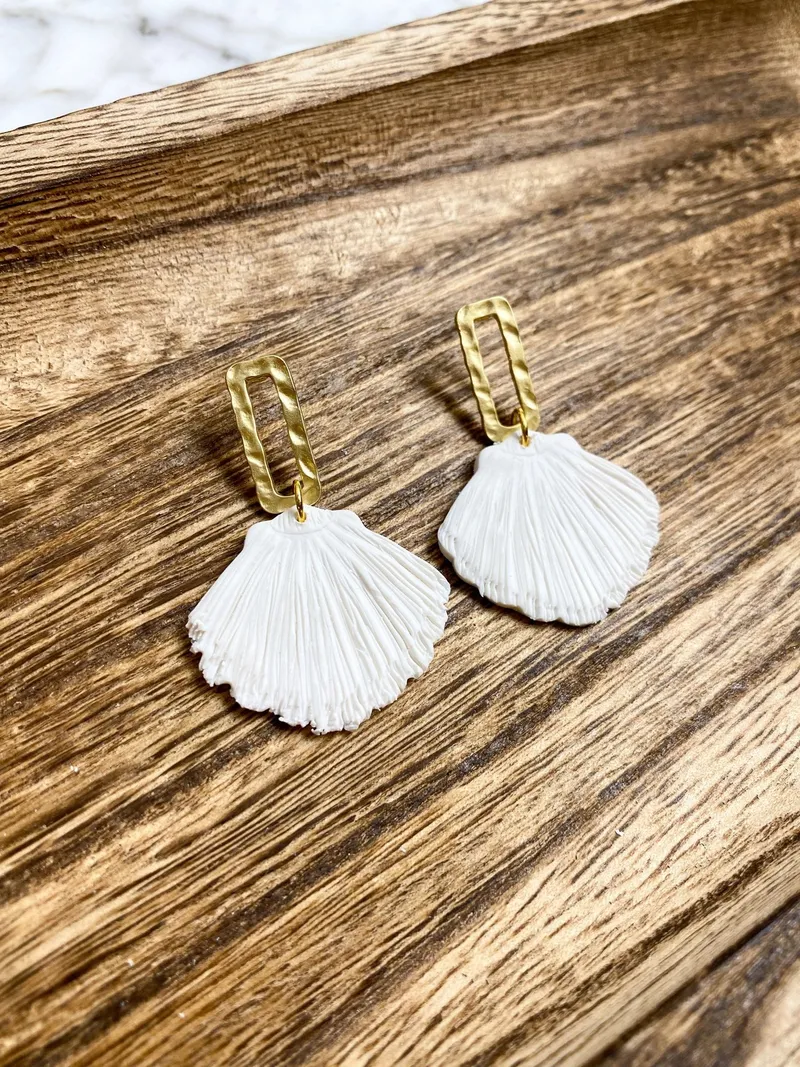 White Dangle
