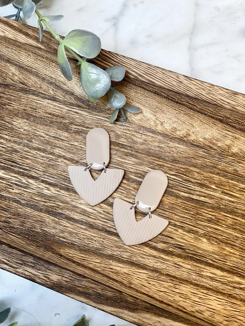Taupe Dangle