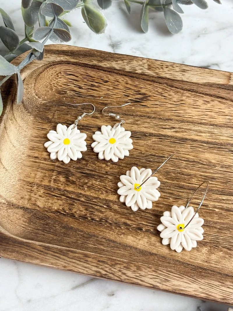 Daisy dangle