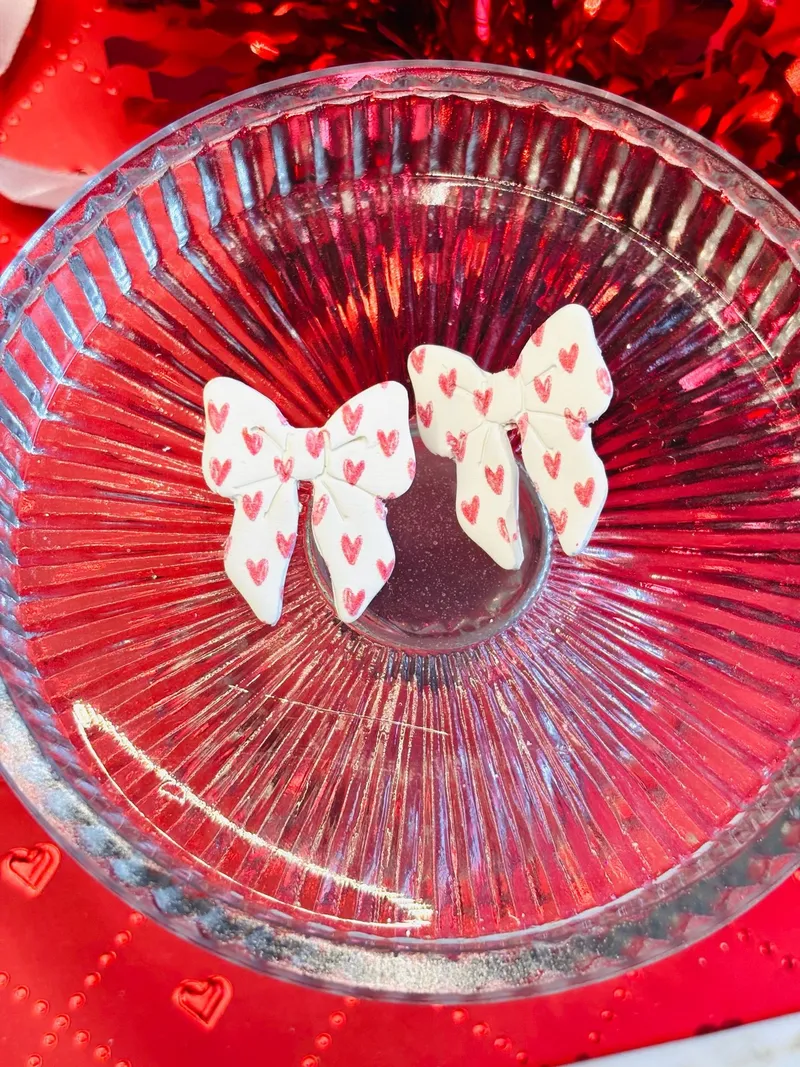 Red Bow Hearts